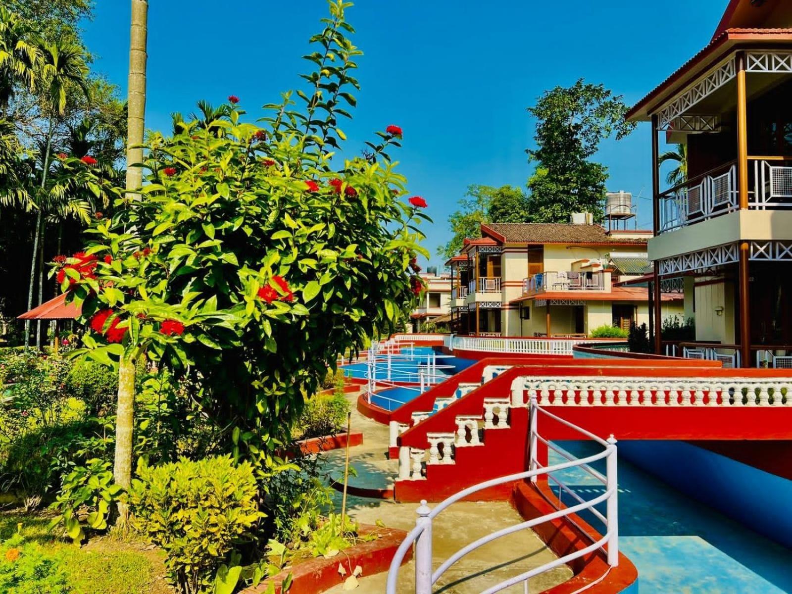 Hotel Hermitage Sauraha Exterior photo