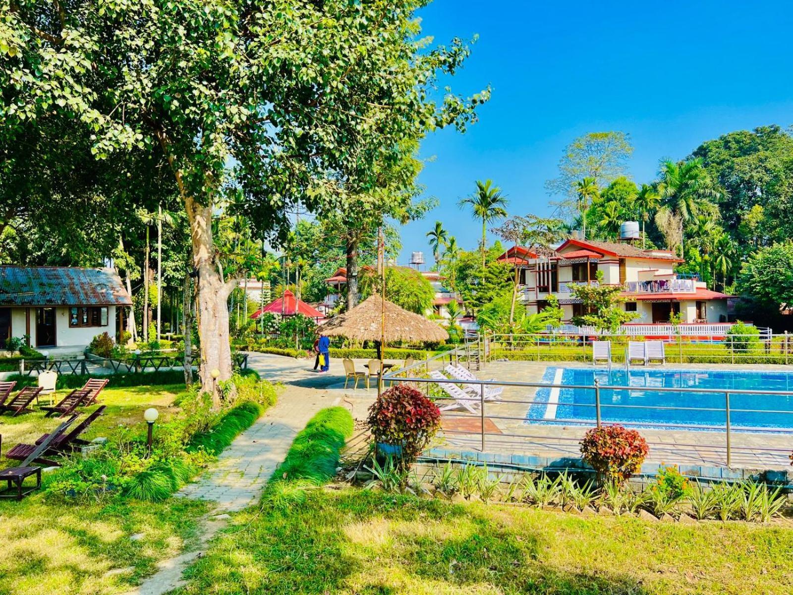Hotel Hermitage Sauraha Exterior photo