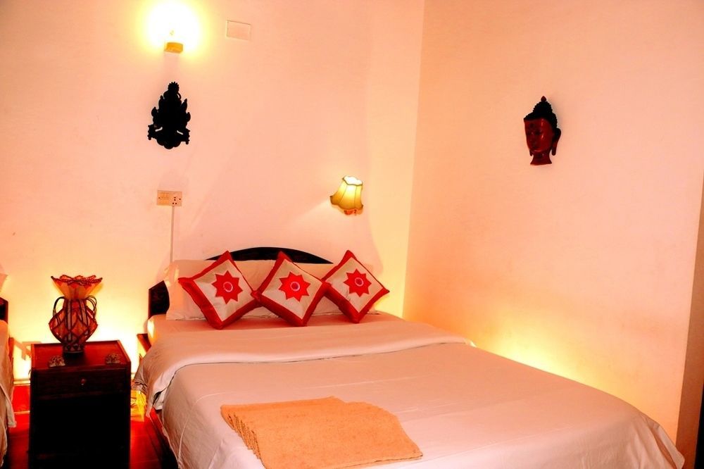 Hotel Hermitage Sauraha Exterior photo
